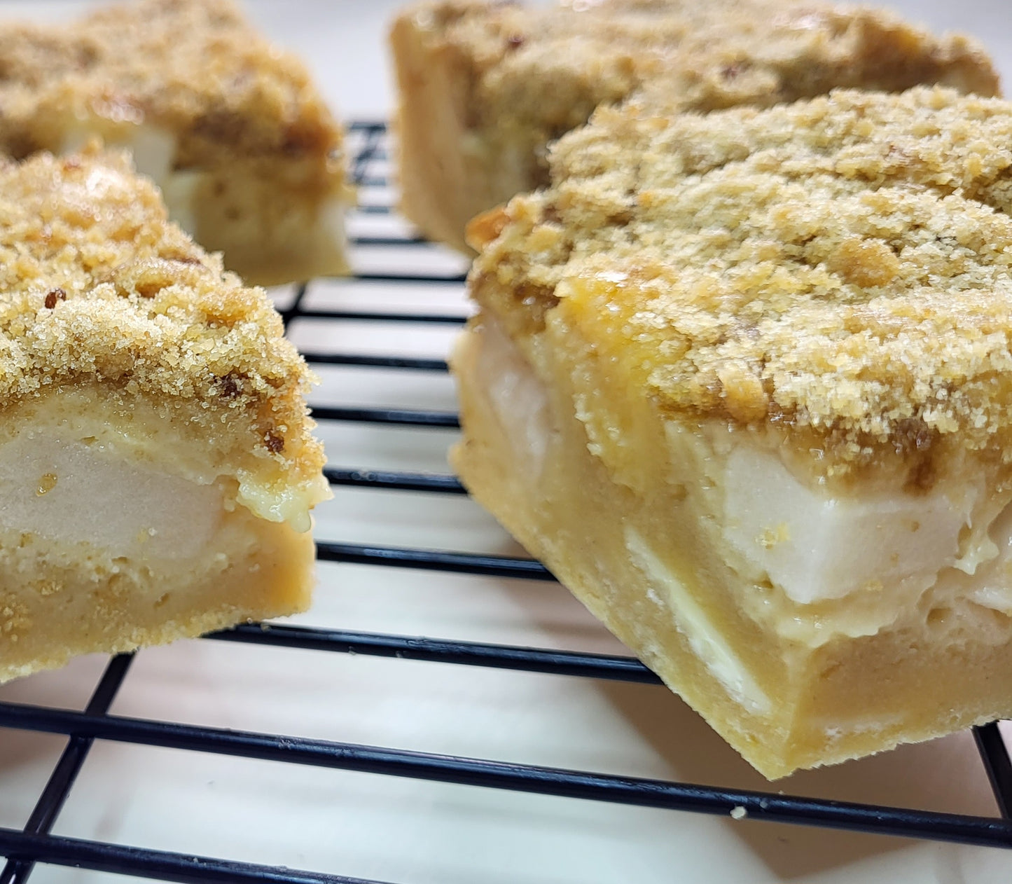 Caramel apple blondie