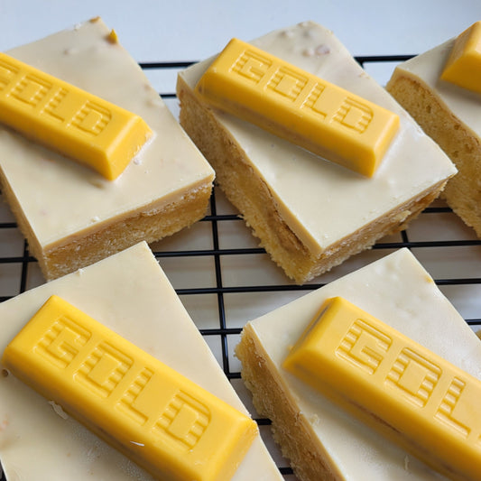 Gold bar blondie