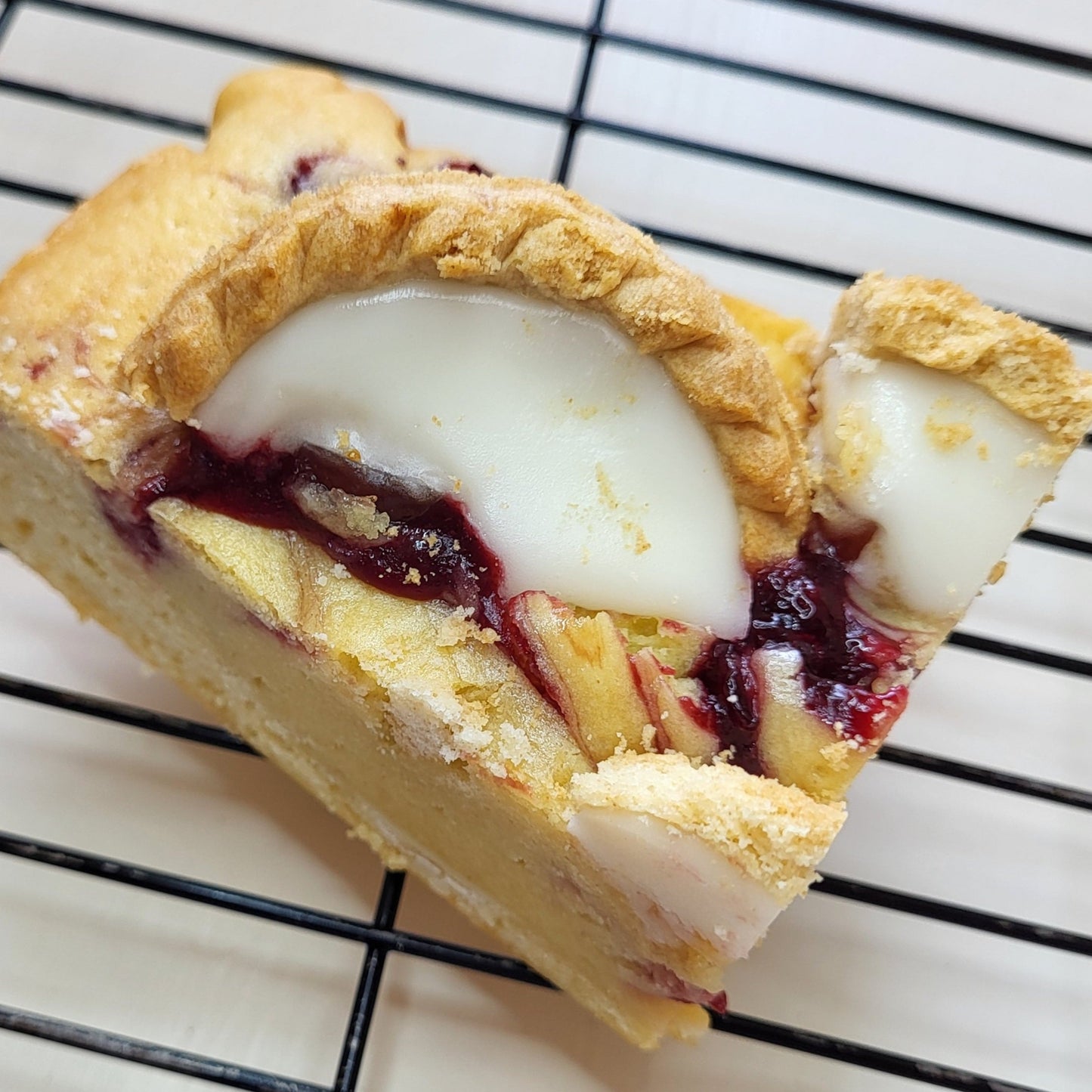 Cherry bakewell blondie