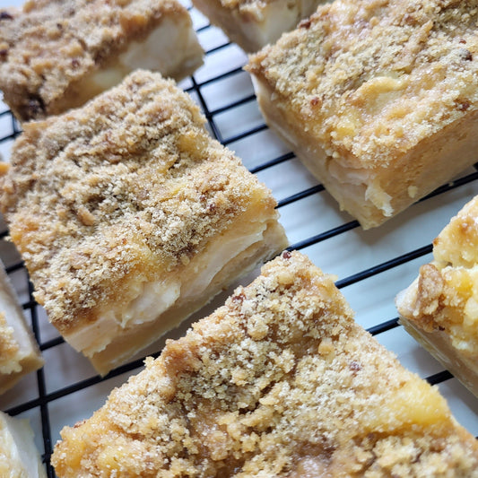 Apple and Caramel Crumble Blondie