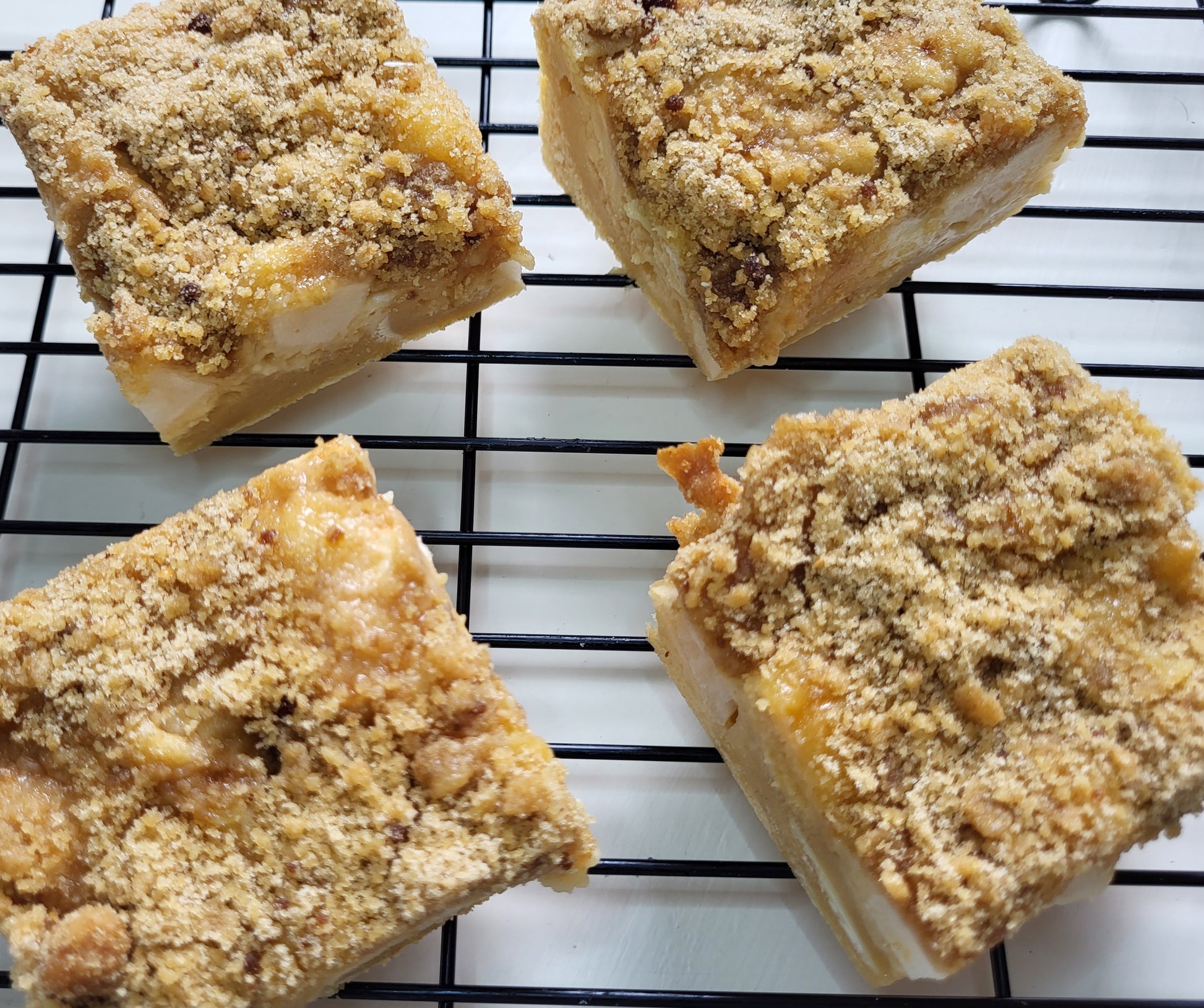 Caramel apple blondie